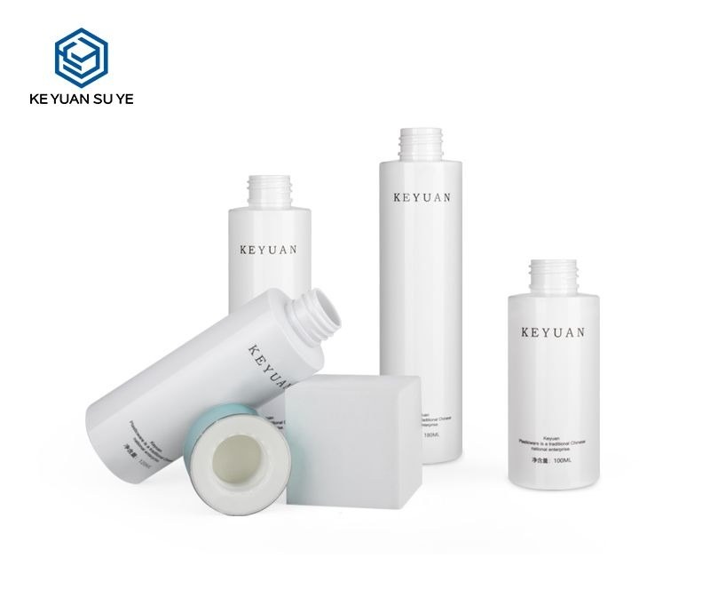 KY040 - Chai Toner Nhựa PET Trắng Nắp Vặn Xanh UV Cao Cấp