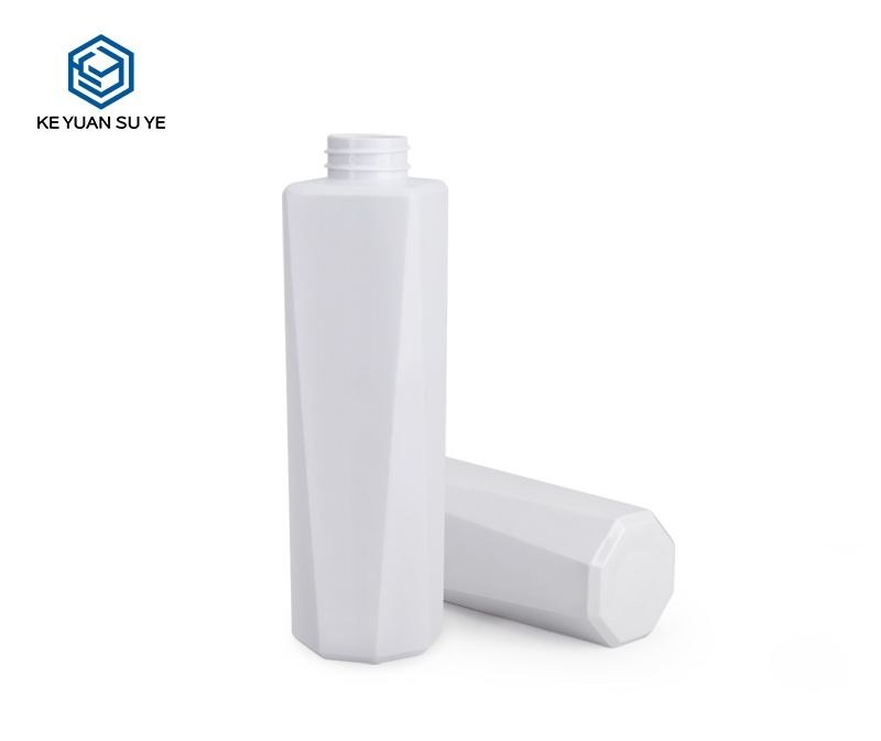 KY048 - Chai Nhựa PET Dáng Đặc Biệt 350ml Nắp Bơm Hiệu Ứng UV