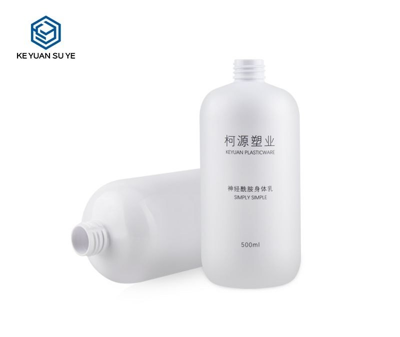 KY067 - Chai nhựa PET 500ml dung dau goi, sua tam gia dinh, nap bom hieu ung UV
