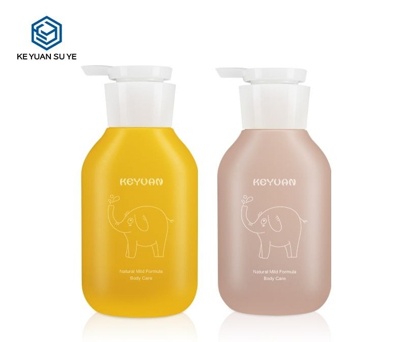 KY073 - Chai Nhua HDPE Dung Dich Duong The Cho Be 300ml Co Bom Lotion