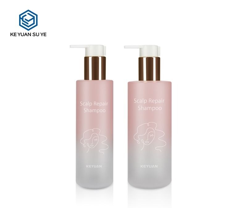 KY089 - Chai Nhua PET Gradient Hong Dung Dau Goi, Dau Xa Da Kich Co 200-500ml