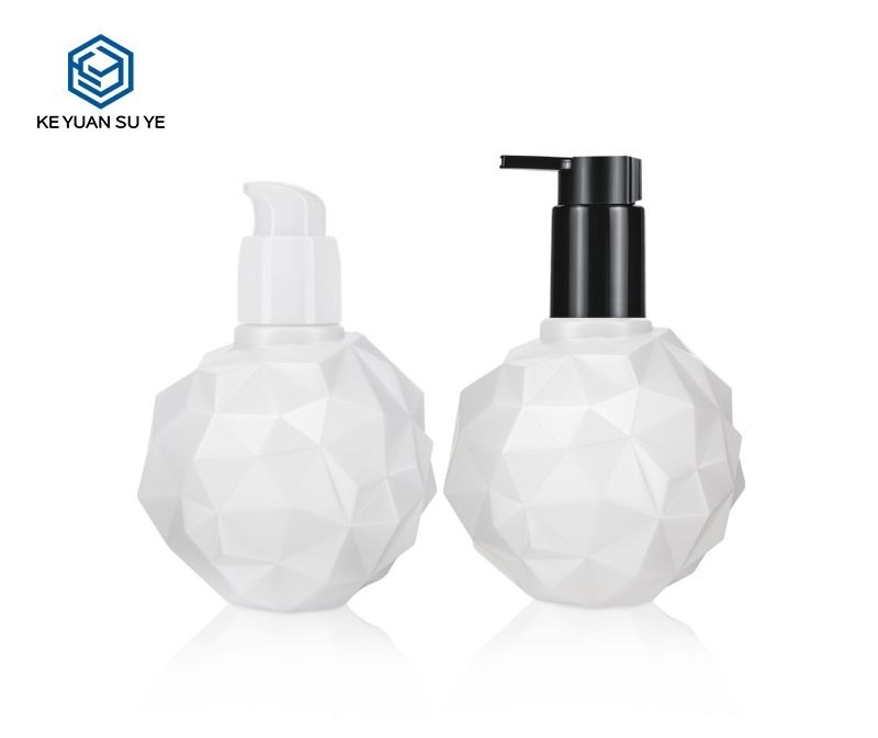 KY093 - Chai Nhựa HDPE 300ml Bơm Lotion Kiểu Dáng Cầu Sang Trọng Cho Khách Sạn