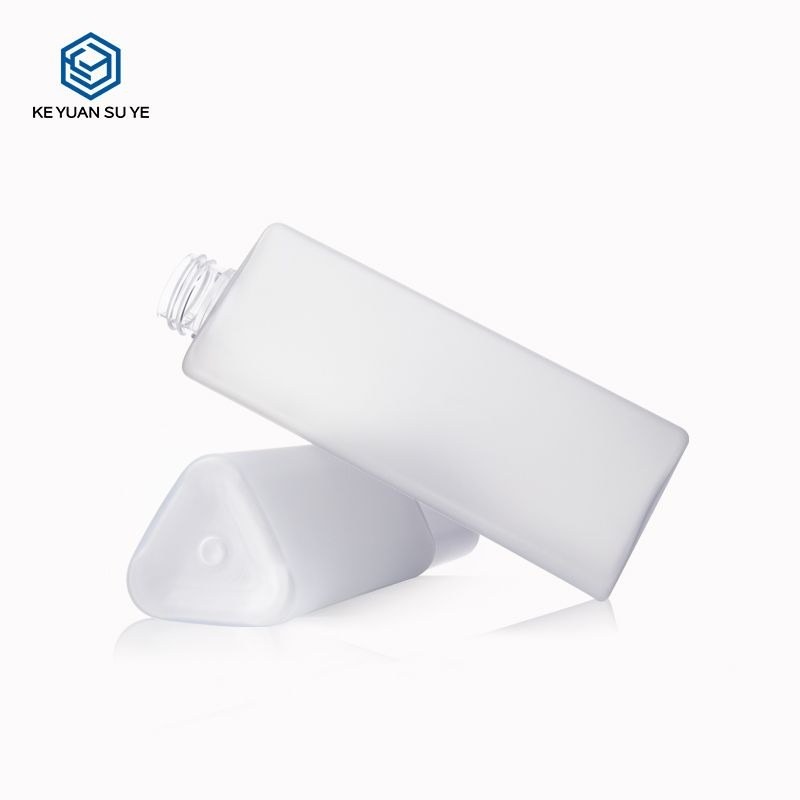 KY098-3 - Chai Lotion Nhựa PET Cao Cấp Dáng Tam Giác Phủ Nhám 100ml-200ml