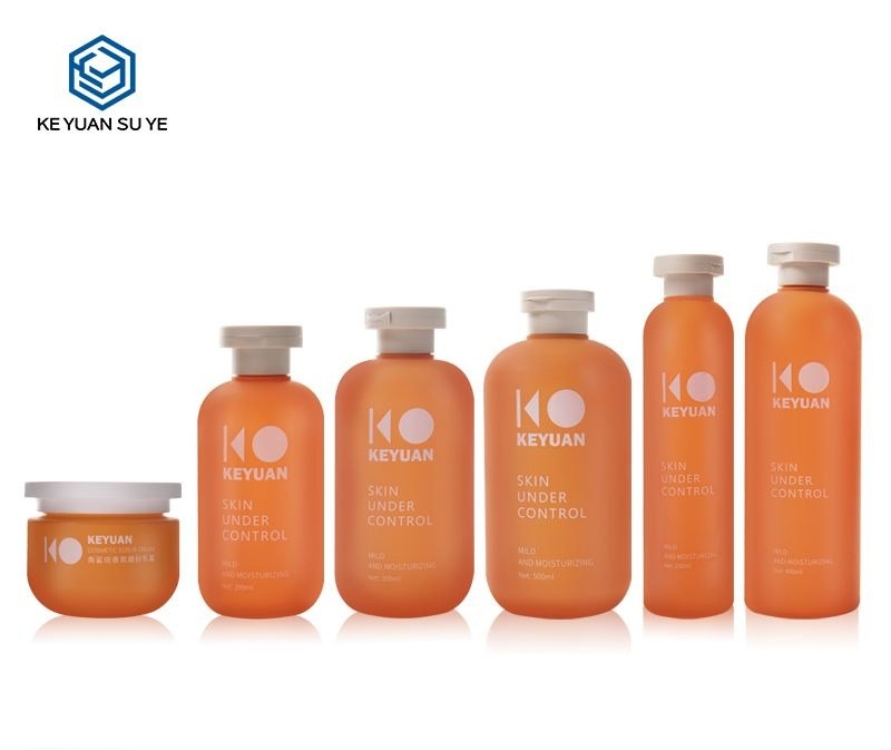 KY111-2 - Chai Nhua HDPE Dung Sua Tam/Body Lotion Dong Cam, Be Mat Soft Touch