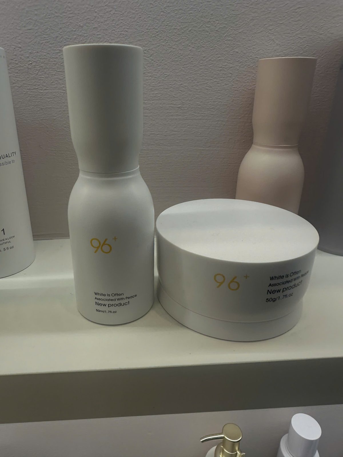 Chai lotion và hũ kem trắng mờ cho dòng skincare
