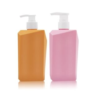 Chai dầu gội nhựa 550ml màu hồng kèm vòi bơm - KY185