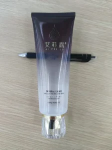 Tuýp mỹ phẩm tím gradient nắp bạc