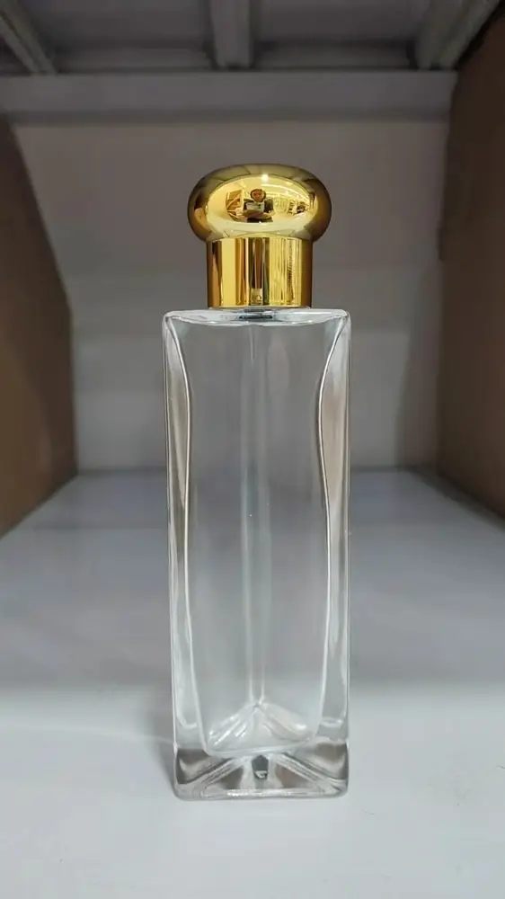 Chai nước hoa thủy tinh vuông 50ml nắp vàng